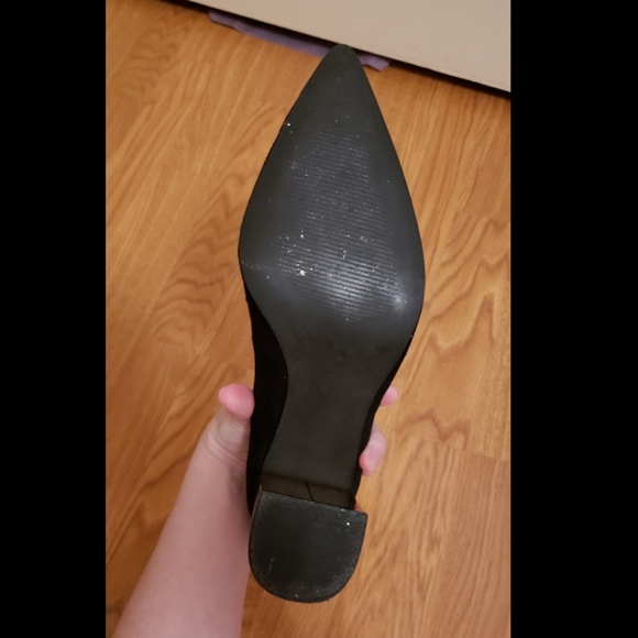 Steve Madden Black and Gold Pumps Size 9 - Picture 6 of 6